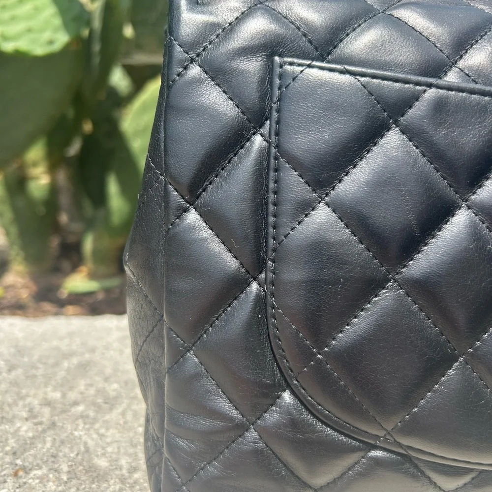 CHANEL Black Quilted Lambskin Shoulder Bag with Silver Hardware - Picture 3 of 10